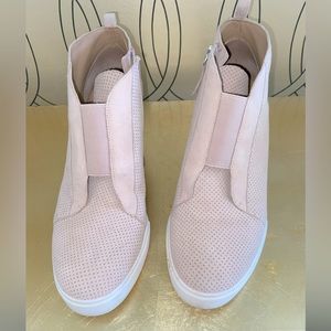 Paolo wedges in blush. Great neutral